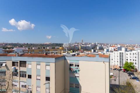 Apartamento t3- remodelado- 255.000 € - feijó - almada