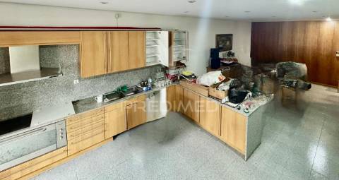 Moradia t3  em creixomil - guimarães