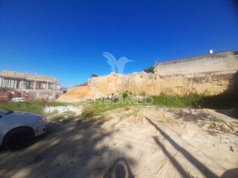 Terreno para construção de moradia,sobreda,almada.