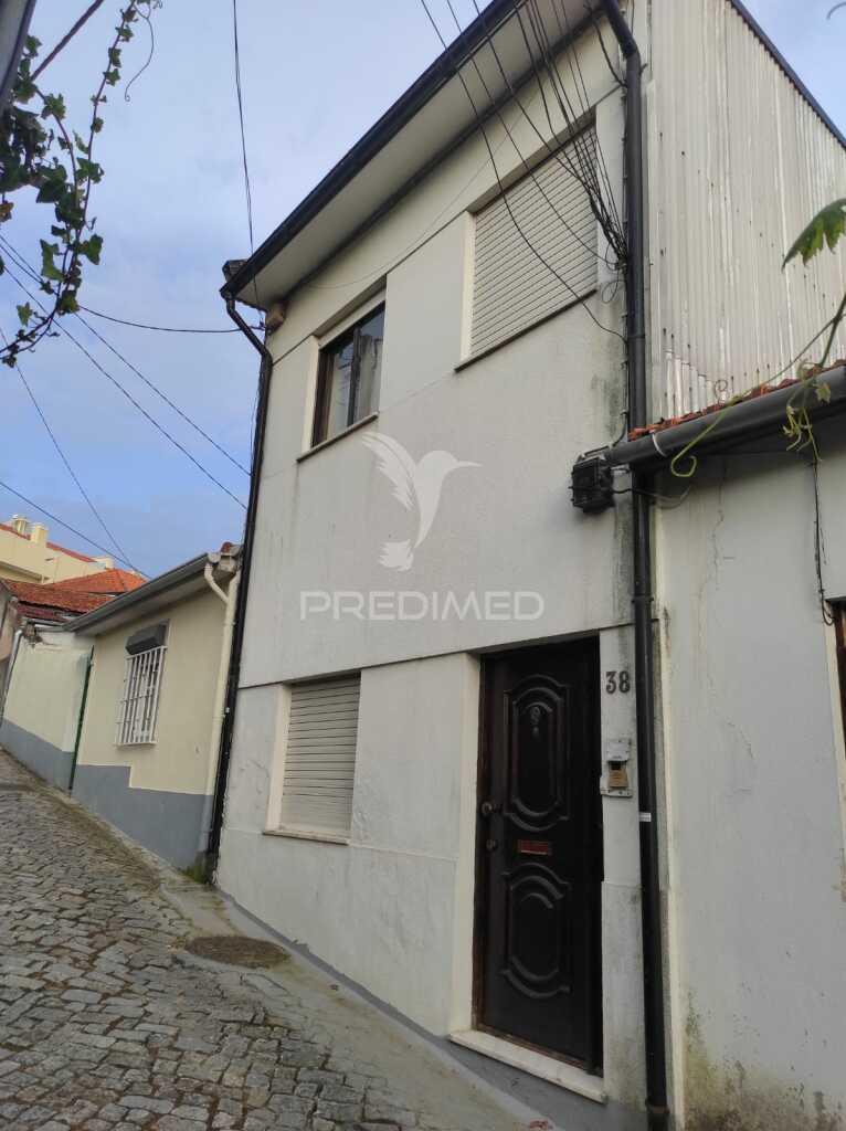 Moradia independente para venda em laborim vila nova de gaia