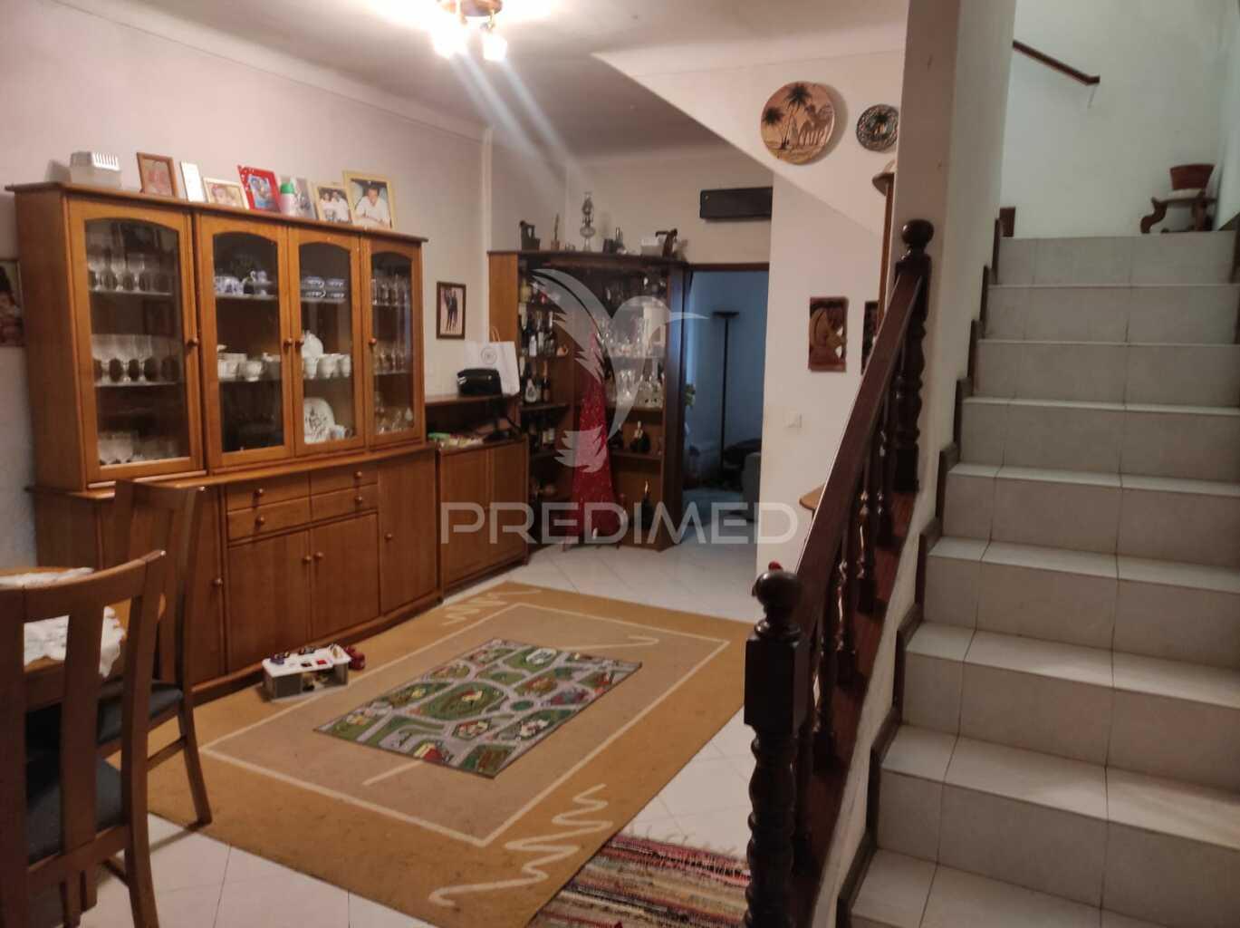 Moradia independente para venda em laborim vila nova de gaia