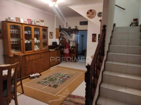 Moradia independente para venda em laborim vila nova de gaia