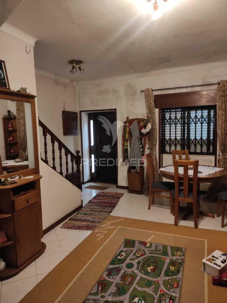 Moradia independente para venda em laborim vila nova de gaia