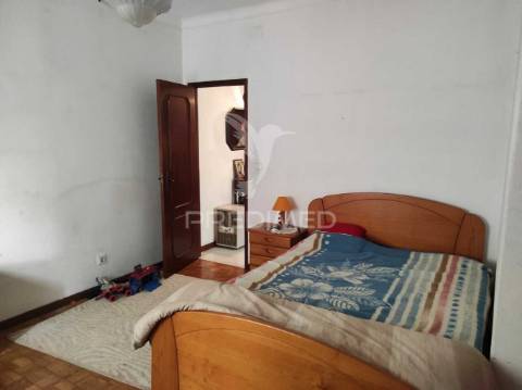 Moradia independente para venda em laborim vila nova de gaia