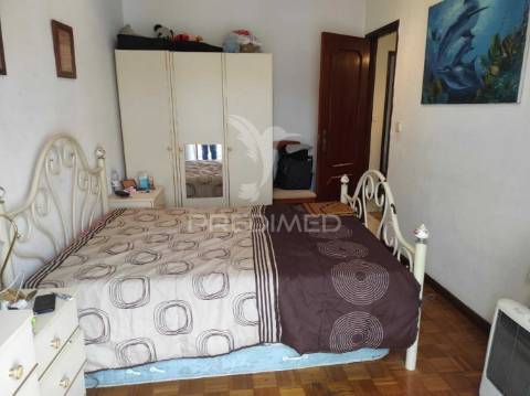 Moradia independente para venda em laborim vila nova de gaia
