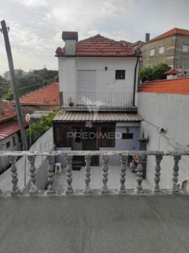 Moradia independente para venda em laborim vila nova de gaia