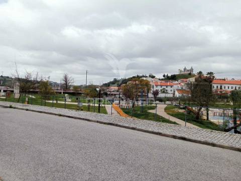 Lote urbano para construção - porto de mós