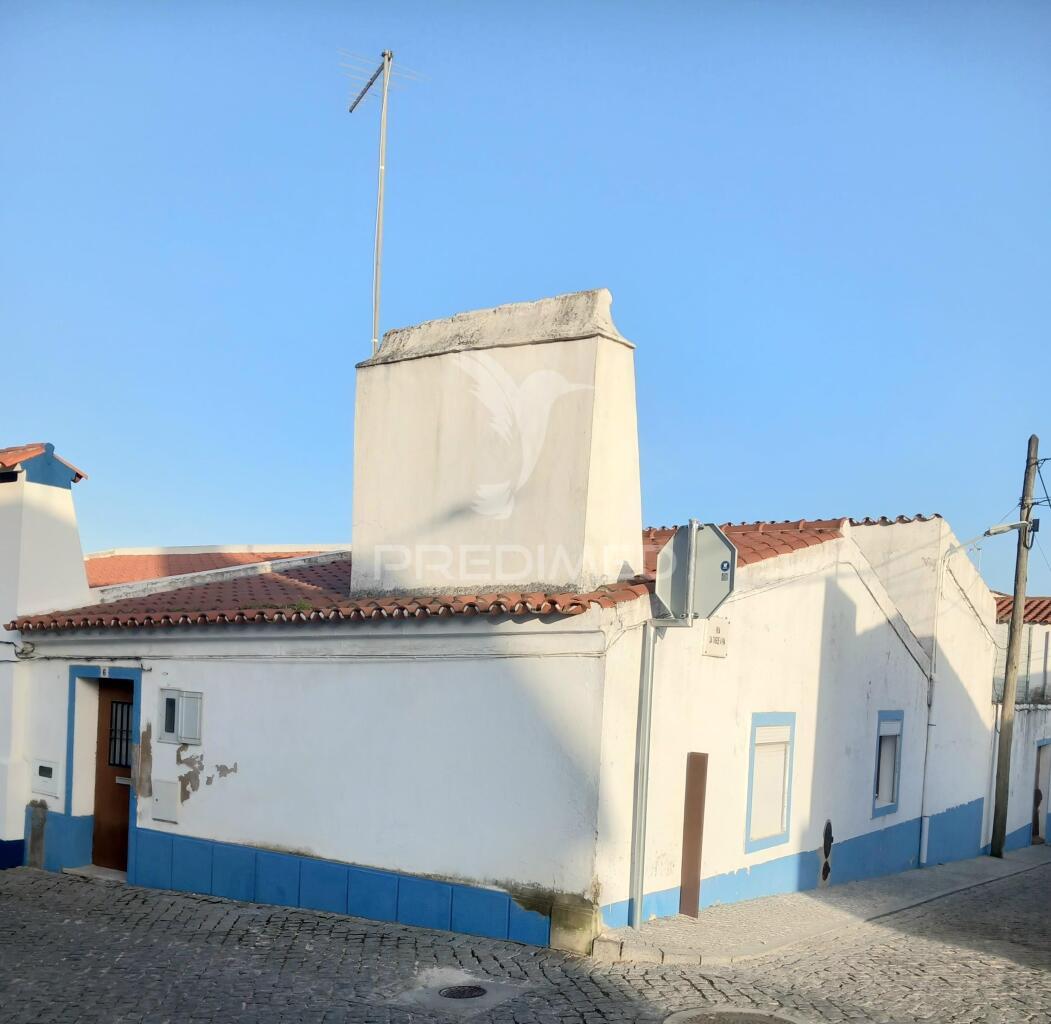 Moradia t4 com quintal e anexo