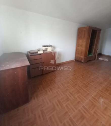 Moradia t4 com quintal e anexo