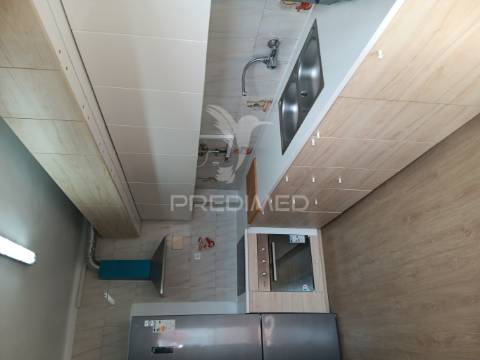 Apartamento t4 convertido em t3 em feijó - laranjeiro