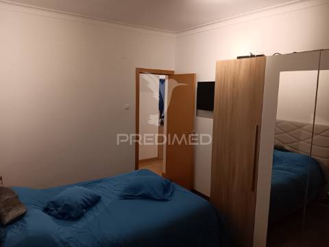 Apartamento t4 convertido em t3 em feijó - laranjeiro