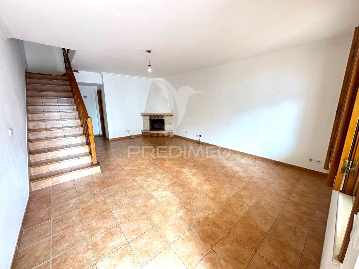 Moradia t3 com quintal em vila nova de milfontes