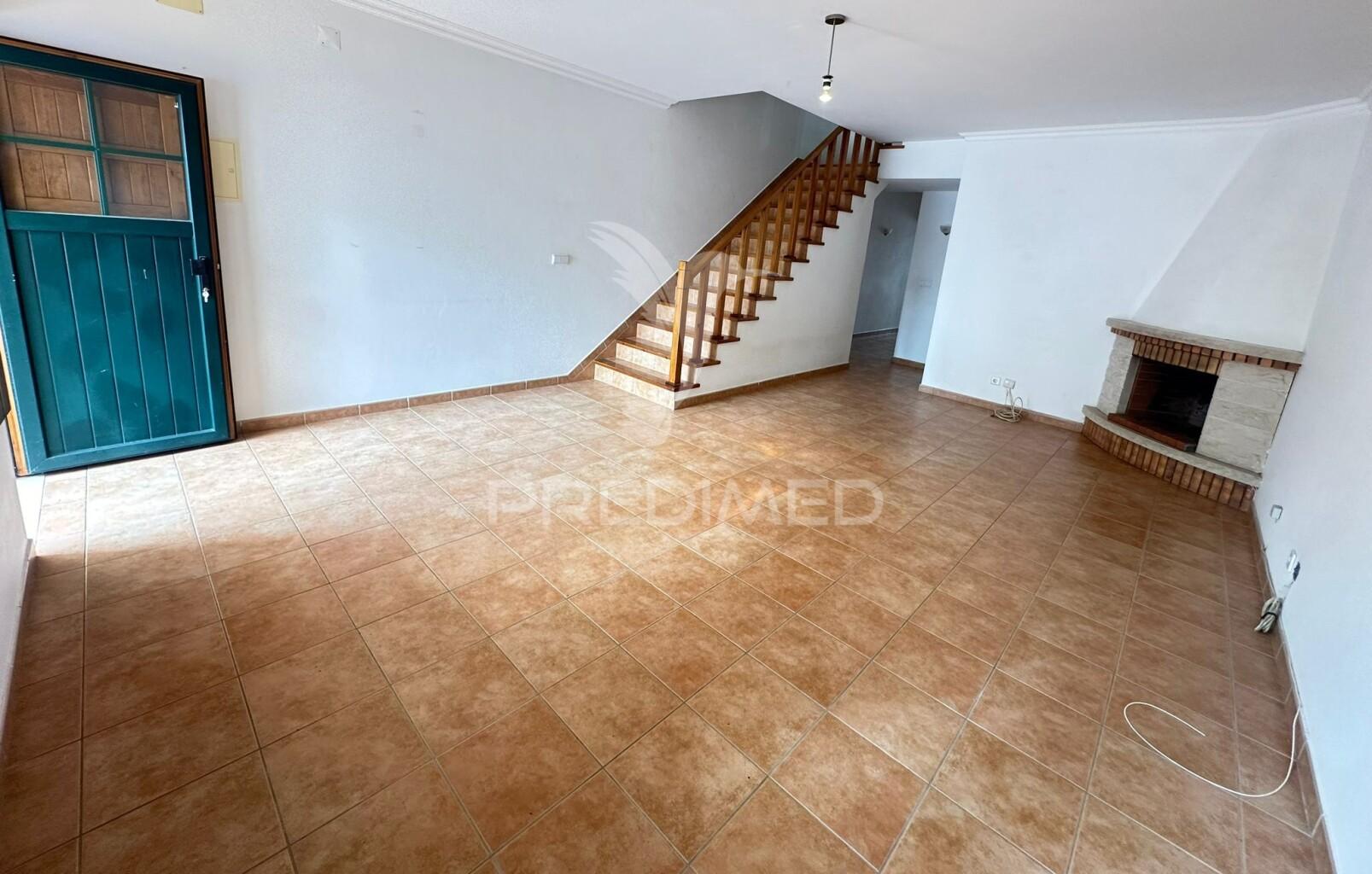 Moradia t3 com quintal em vila nova de milfontes
