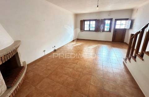 Moradia t3 com quintal em vila nova de milfontes