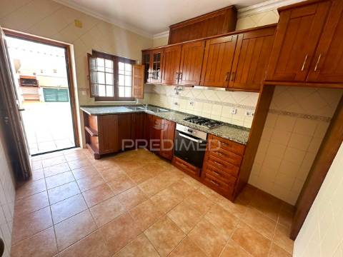 Moradia t3 com quintal em vila nova de milfontes