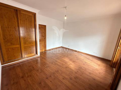 Moradia t3 com quintal em vila nova de milfontes