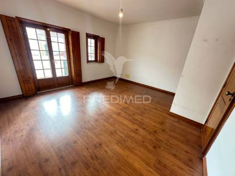 Moradia t3 com quintal em vila nova de milfontes
