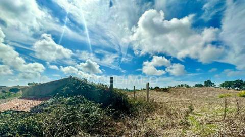 Terreno com 2 ruínas perto de porto covo