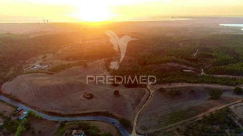 Terreno com 2 ruínas perto de porto covo