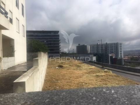 Terreno urbano, para construção de imóvel com 11 pisos situado ao lado do estádio do dragão
