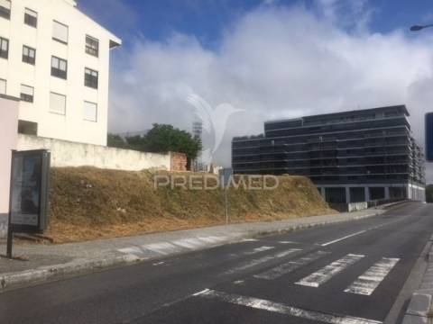 Terreno urbano, para construção de imóvel com 11 pisos situado ao lado do estádio do dragão