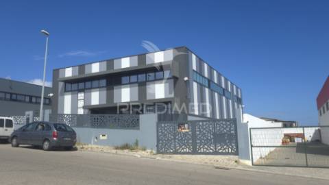 Armazém novo para arrendamento | zona industrial coca maravilhas
