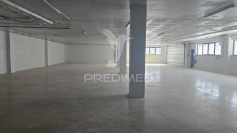 Armazém novo para arrendamento | zona industrial coca maravilhas
