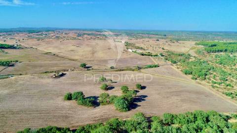 Terreno com ruína perto de porto covo