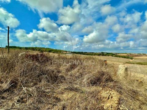 Terreno com ruína perto de porto covo