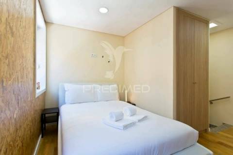 Apartamento t1 em rua miguel bombarda com licença alojamento local