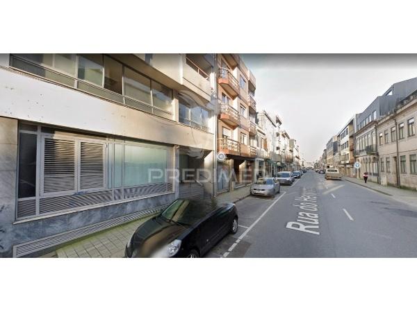 Estabelecimento comercial com 187 m² – localização central no porto