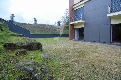 Moradia t3, parcialmente mobilada/equipada em vimieiro, braga,