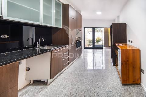 Moradia t3, parcialmente mobilada/equipada em vimieiro, braga,