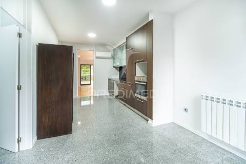 Moradia t3, parcialmente mobilada/equipada em vimieiro, braga,