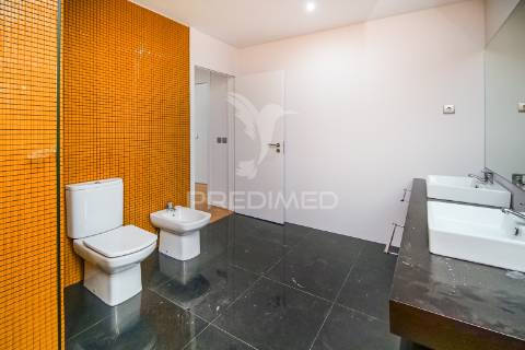 Moradia t3, parcialmente mobilada/equipada em vimieiro, braga,