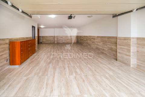 Moradia t3, parcialmente mobilada/equipada em vimieiro, braga,
