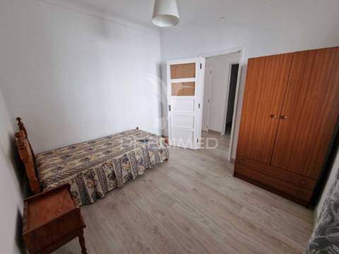 Apartamento t4 - centro de grândola