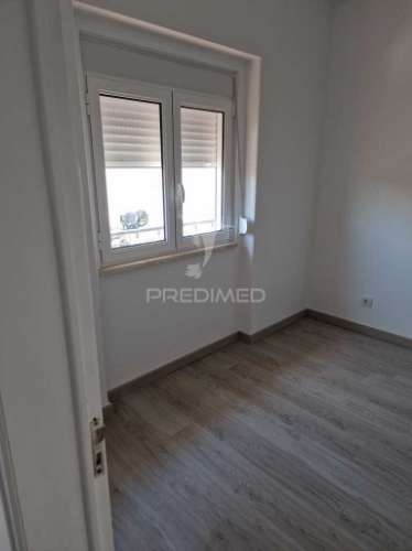 Apartamento t4 - centro de grândola
