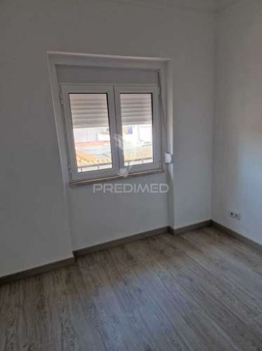 Apartamento t4 - centro de grândola