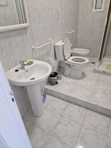 Apartamento t4 - centro de grândola