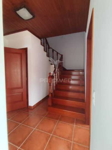 Moradia v4 isolada