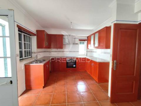 Moradia v4 isolada