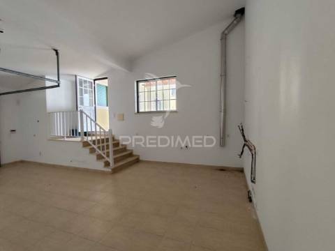 Moradia v4 isolada