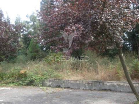 Terreno urbano em lordelo, guimarães
