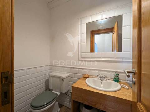 Quinta com casa senhorial reconstruída, em moncarapacho