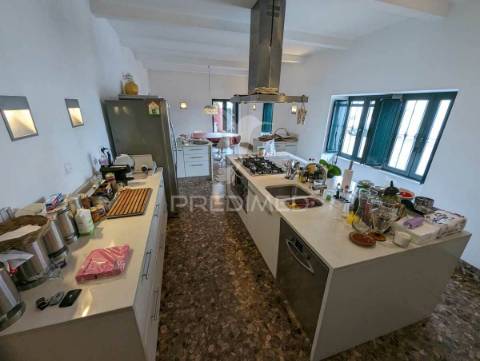 Quinta com casa senhorial reconstruída, em moncarapacho