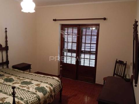 Moradia térrea t4 em tomar
