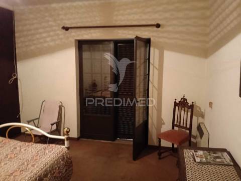 Moradia térrea t4 em tomar