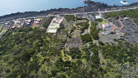 Terreno com viabilidade de construção no monte, candelária