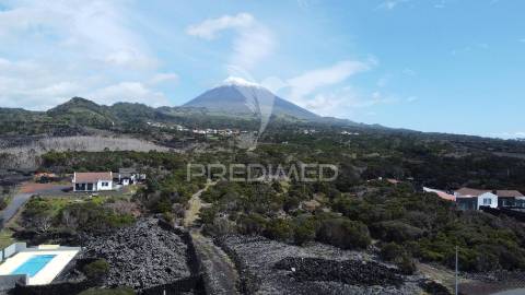 Terreno com viabilidade de construção no monte, candelária